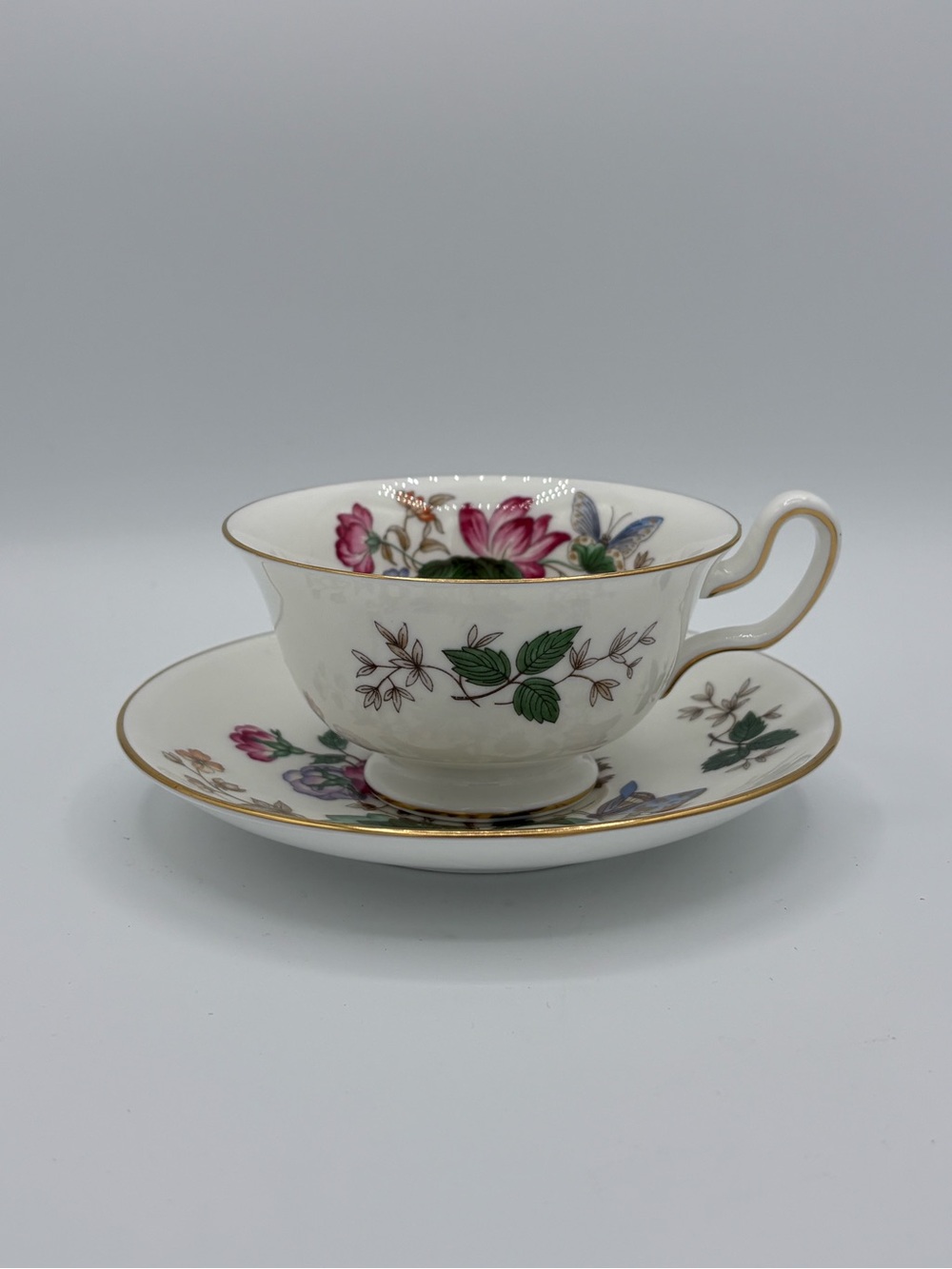 Wedgwood Charnwood Bone China Tea Cups & Saucers Set 4 England Gold Trim